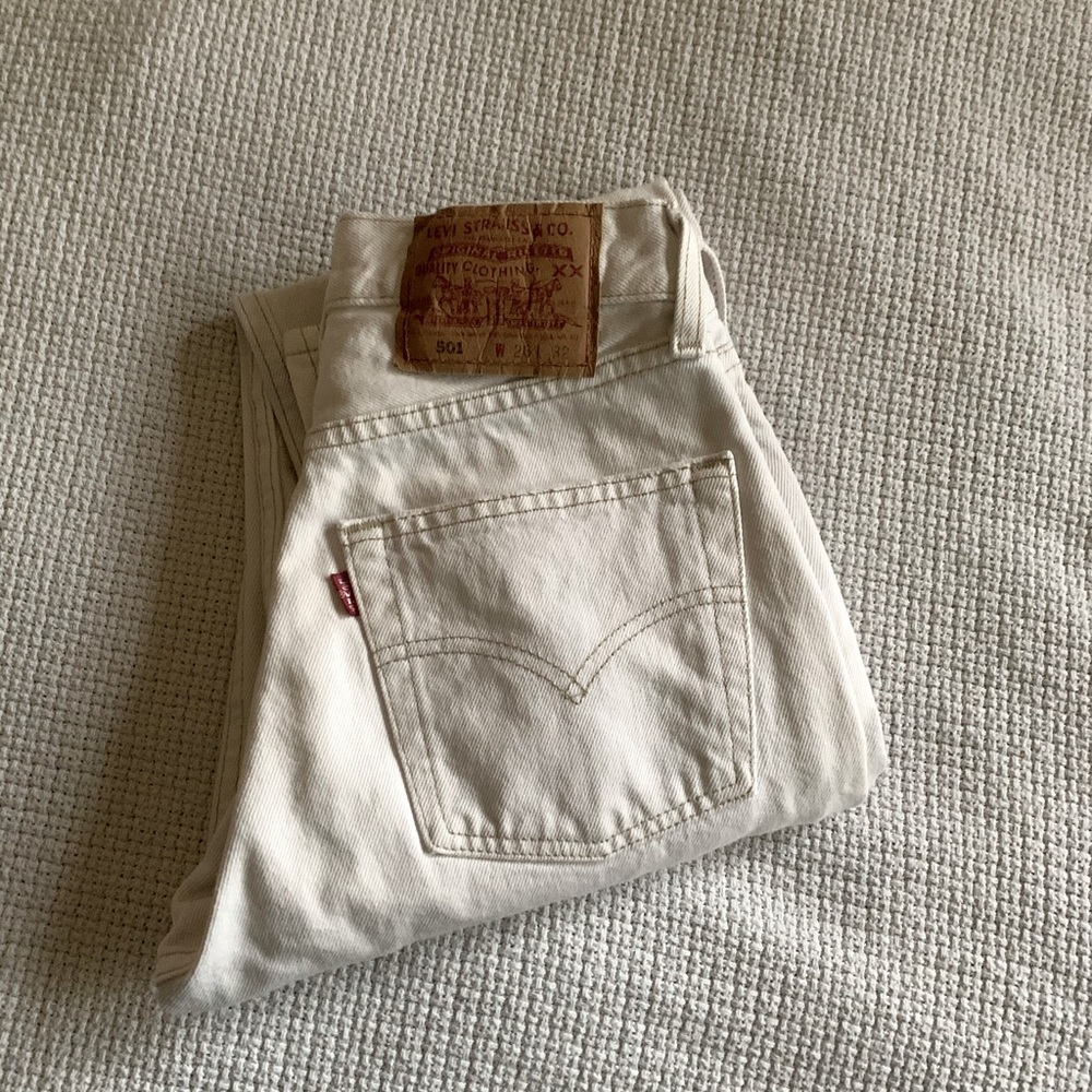 WHITE LEVI 501s